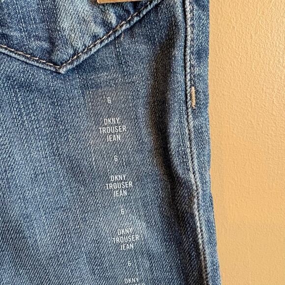 Vintage Y2K Split Back Flare Jeans Size 6 By DKNY NWT - Picture 3 of 9